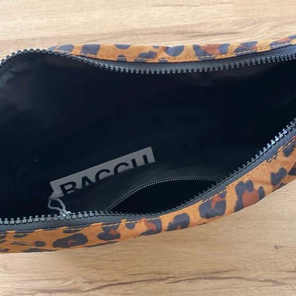 Baggu leopard nylon shoulder bag - Picture 4 of 5